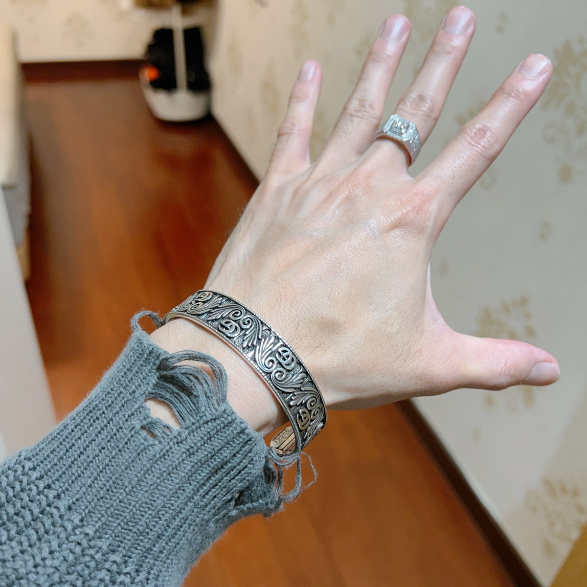 Double-G Emblem Bangle in Polished Metal-Tone – Design 013 detail view