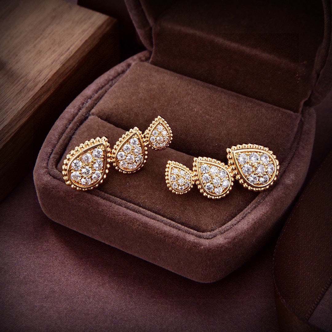 Geometric Emblem Stud Earrings in Polished Metal-Tone – Design 002 side detail
