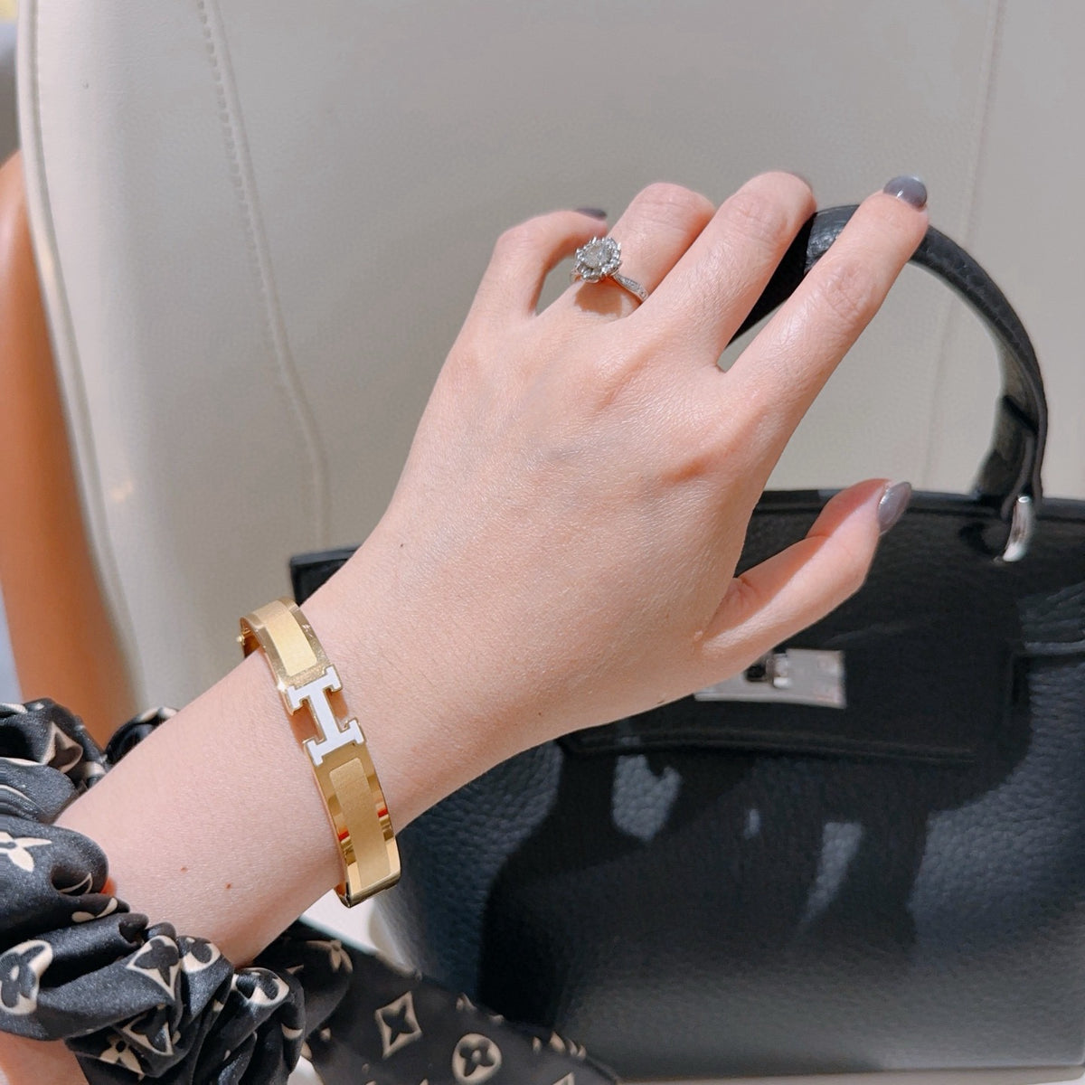 Horse Bangle in Gold-Tone – Design 017 front product view