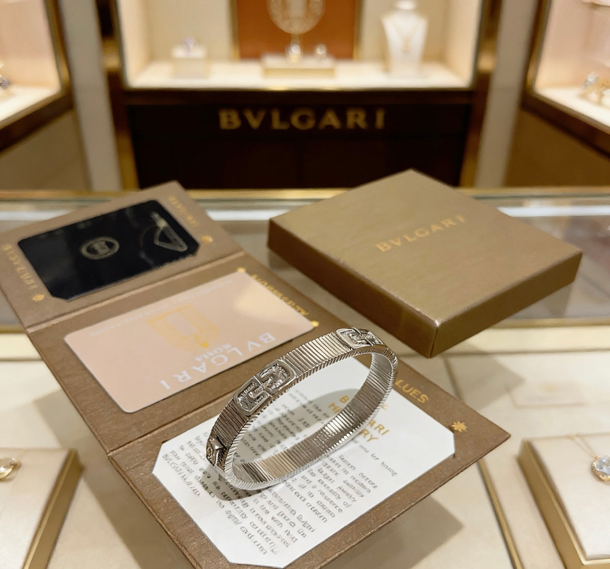 Serpentine Bangle in Polished Metal-Tone – Serpentine Detail – Design 002 front product view