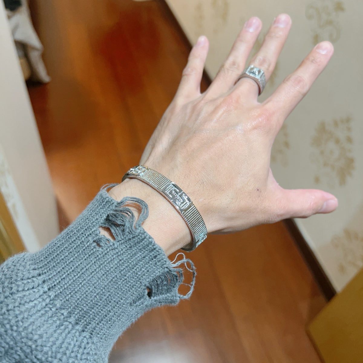 Serpentine Bangle in Polished Metal-Tone – Serpentine Detail – Design 002 main product view