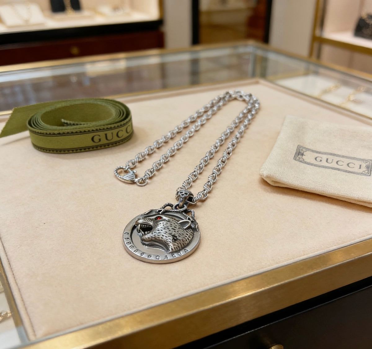 Double-G Emblem Pendant Necklace in Polished Metal-Tone – Vintage Detail – Design 019 close-up detail