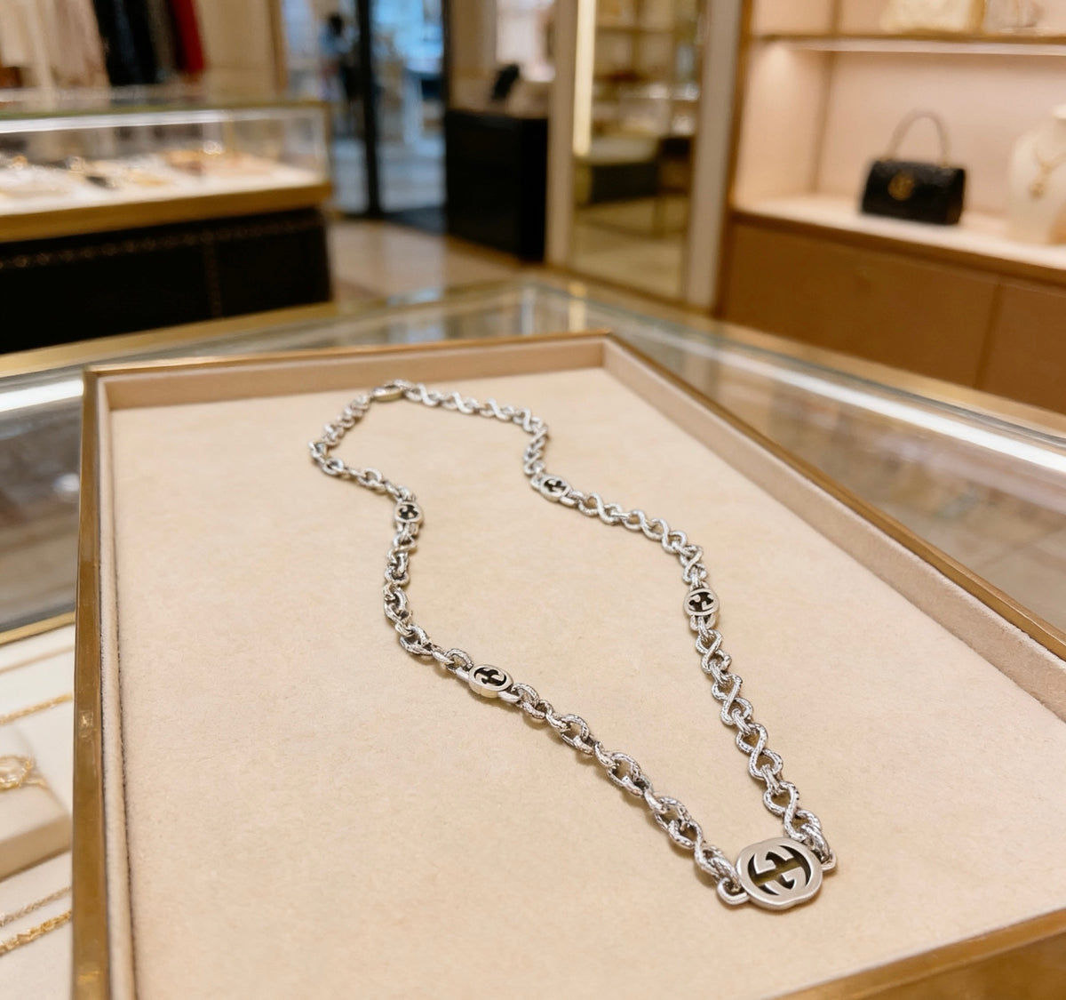 Chain Pendant Necklace in Polished Metal-Tone – Design 001 detail view