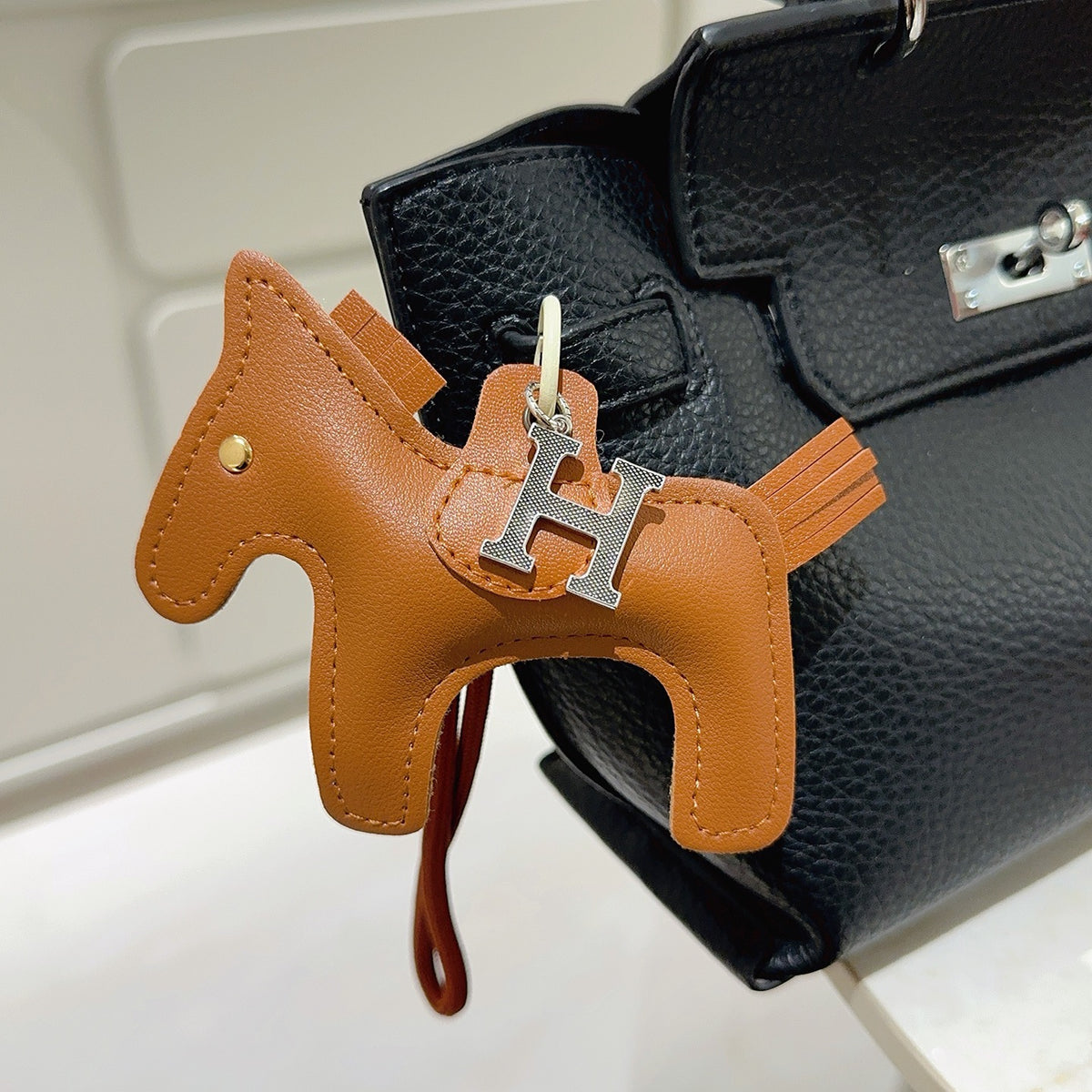 Horse Keychain in Silver-Tone – Design 016 front product view