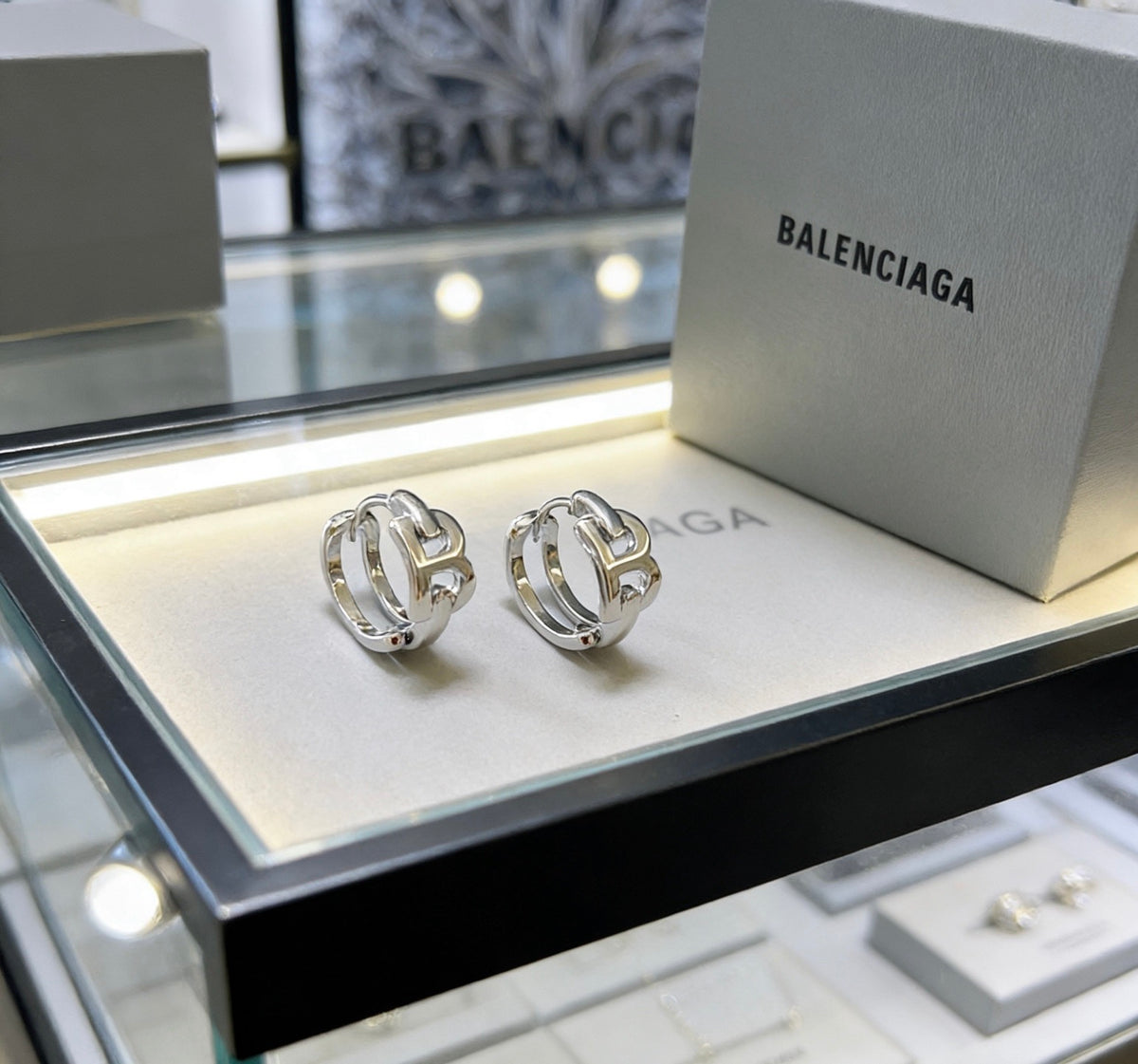 Ring Motif Stud Earrings in Polished Metal-Tone – Design 001 close-up detail