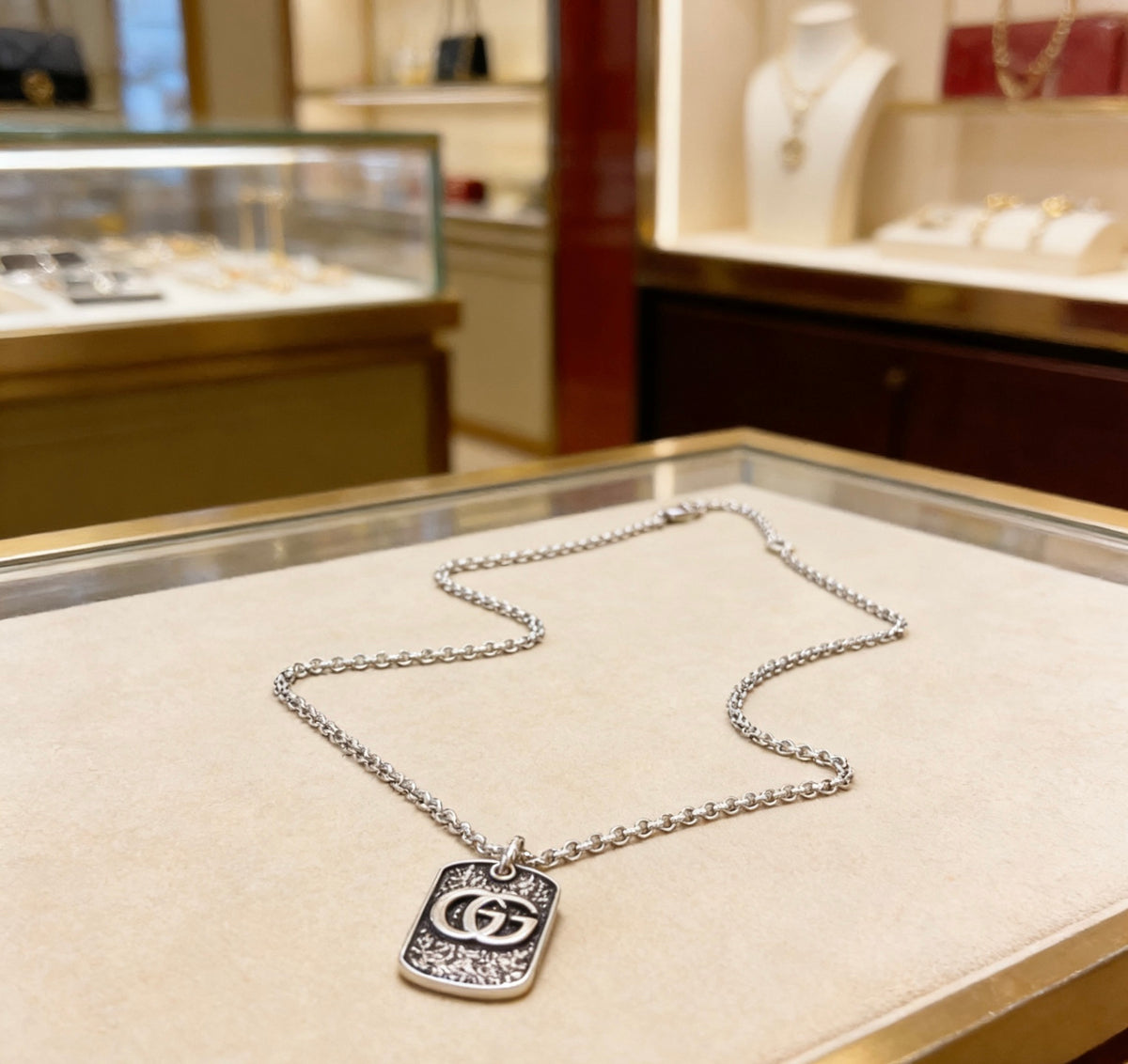 Double-G Emblem Pendant Necklace in Silver-Tone – Vintage Detail – Design 013 front product view