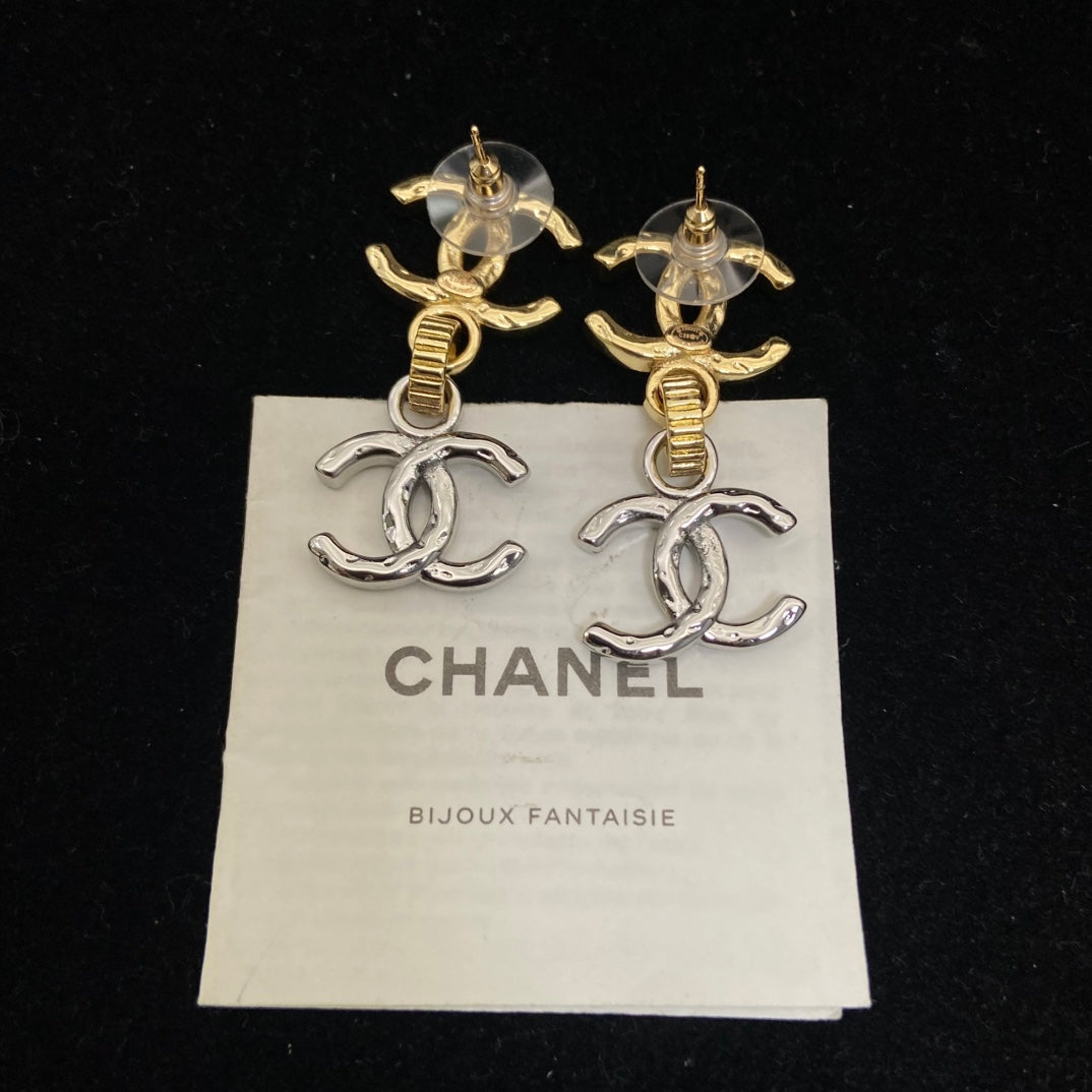 Double-C Emblem Stud Earrings in Polished Metal-Tone – Design 204 styled product view