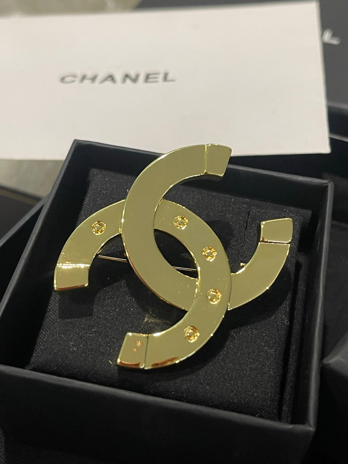 Signature Emblem Brooch in Gold-Tone – Design 009 side detail