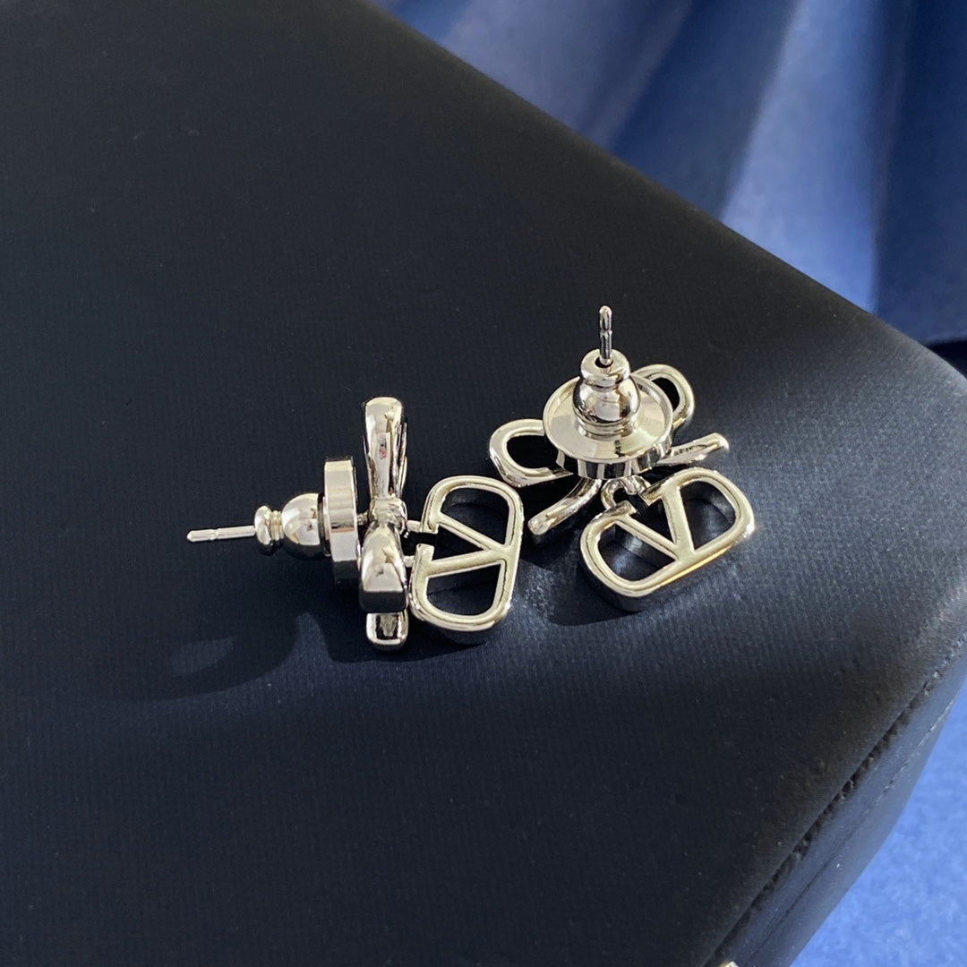 V Emblem Polished Stud Earrings – Design 03 front view
