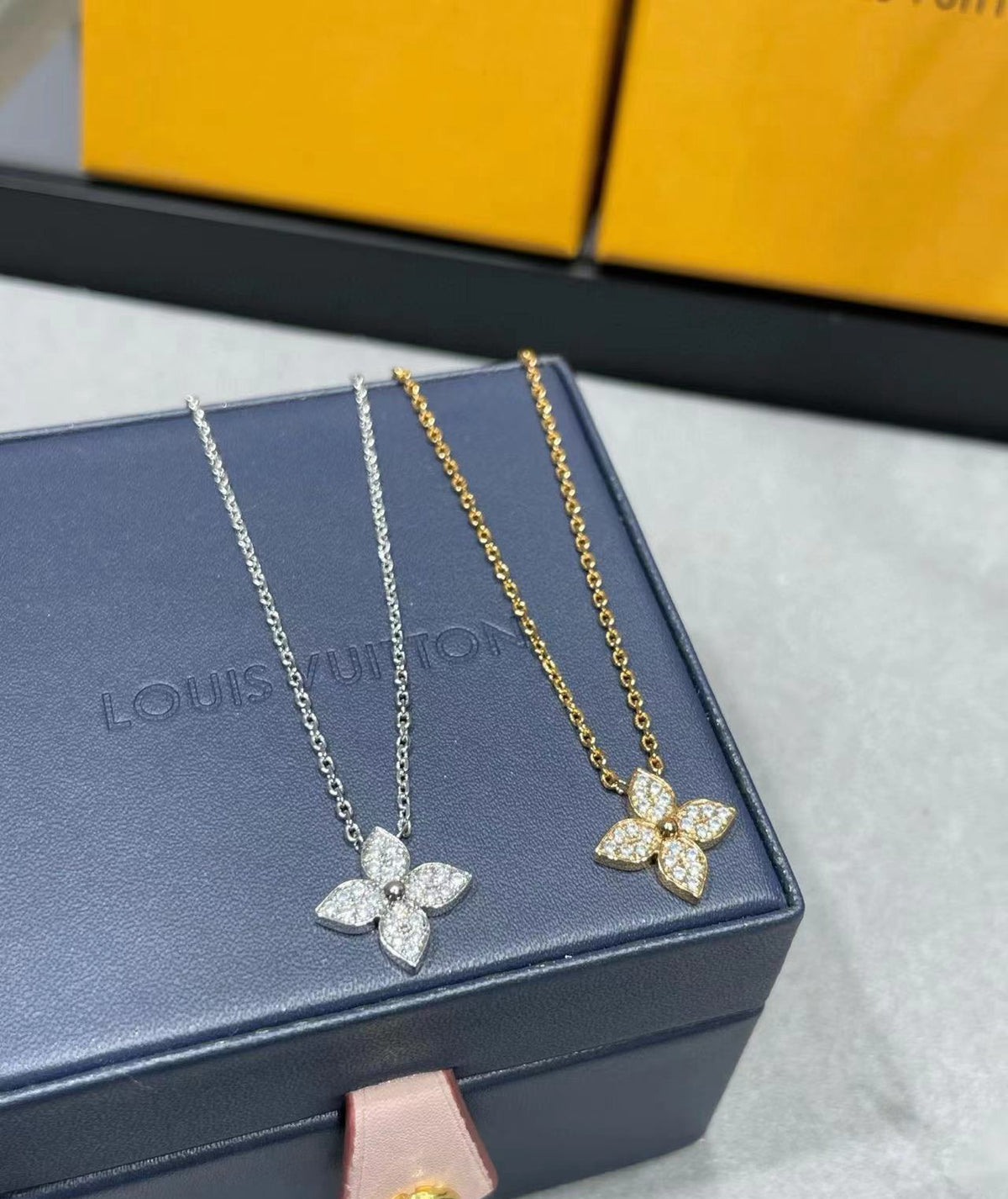 Clover Pendant Necklace in Polished Metal-Tone – Clover Detail – Design 002 main product view