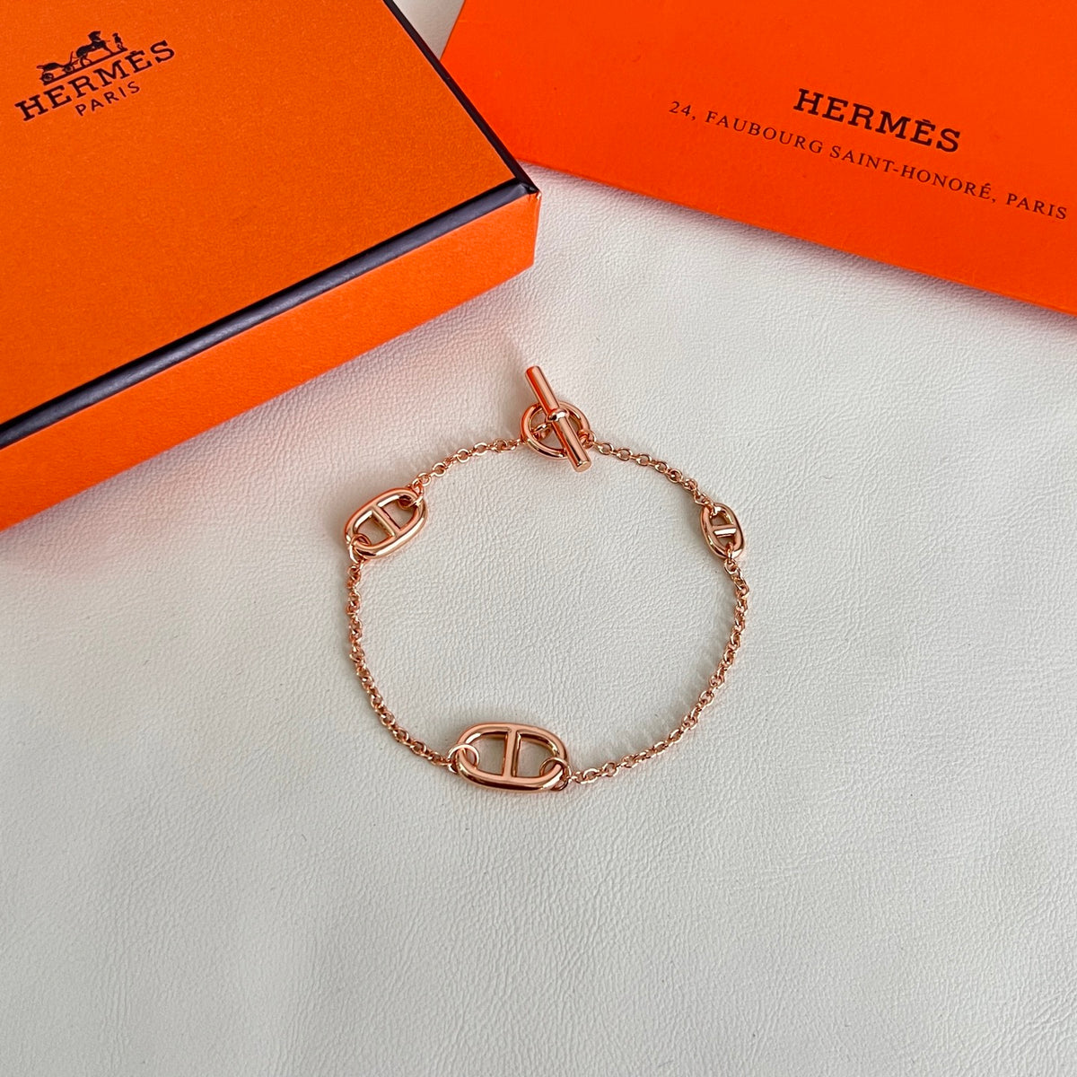 Horse Bracelet in Polished Metal-Tone – Design 005 detail view