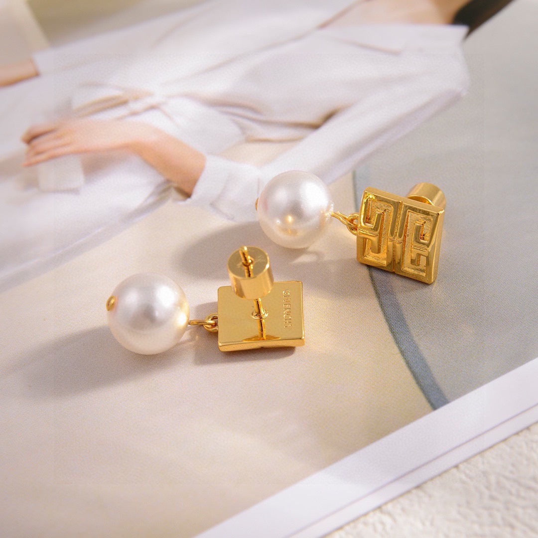 Infinity Crystal-Accent Stud Earrings – Crystal Detail – Design 02 close-up view
