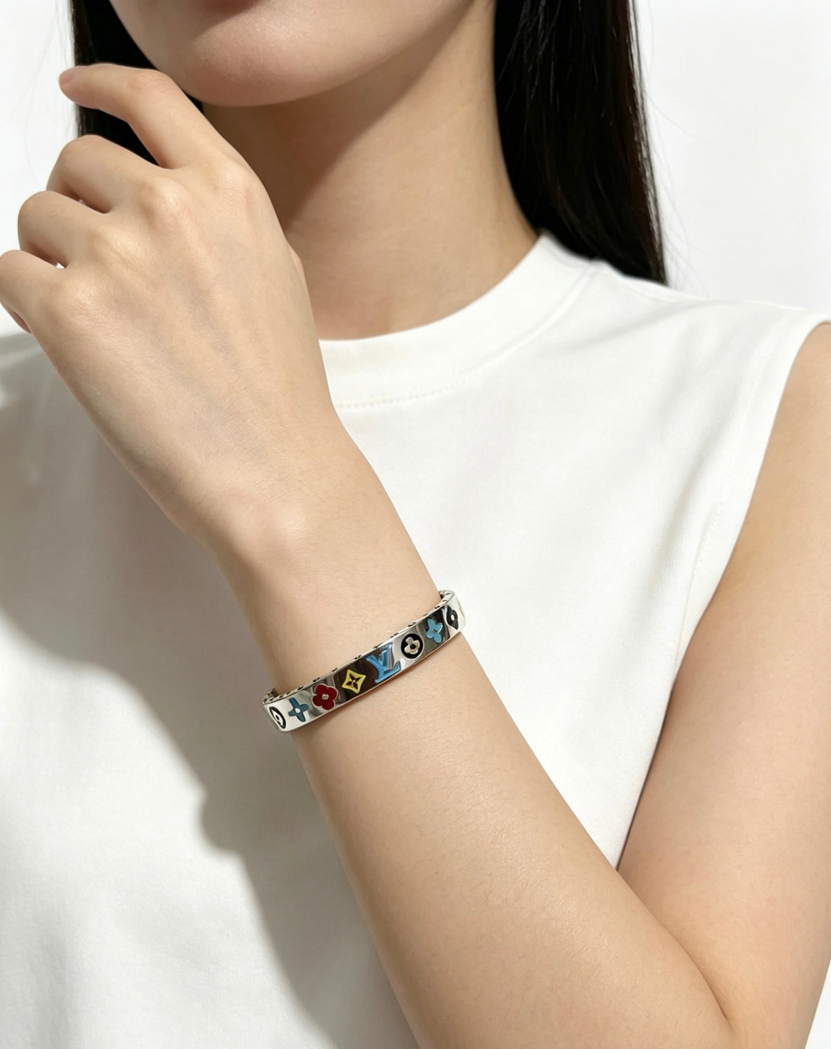 Chain Bangle in Silver-Tone – Design 008 close-up detail