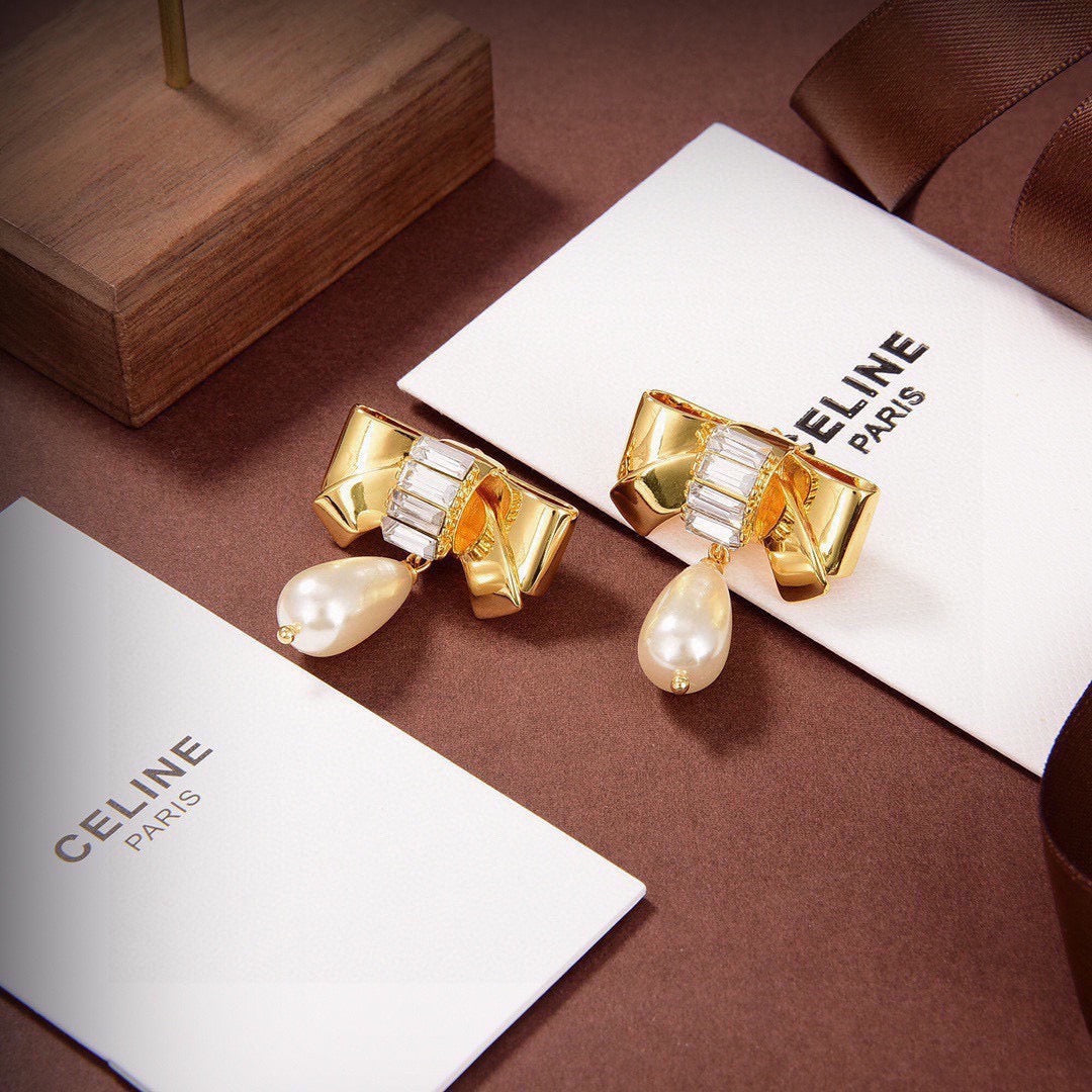 Bow Stud Earrings in Gold-Tone – Design 001 side detail