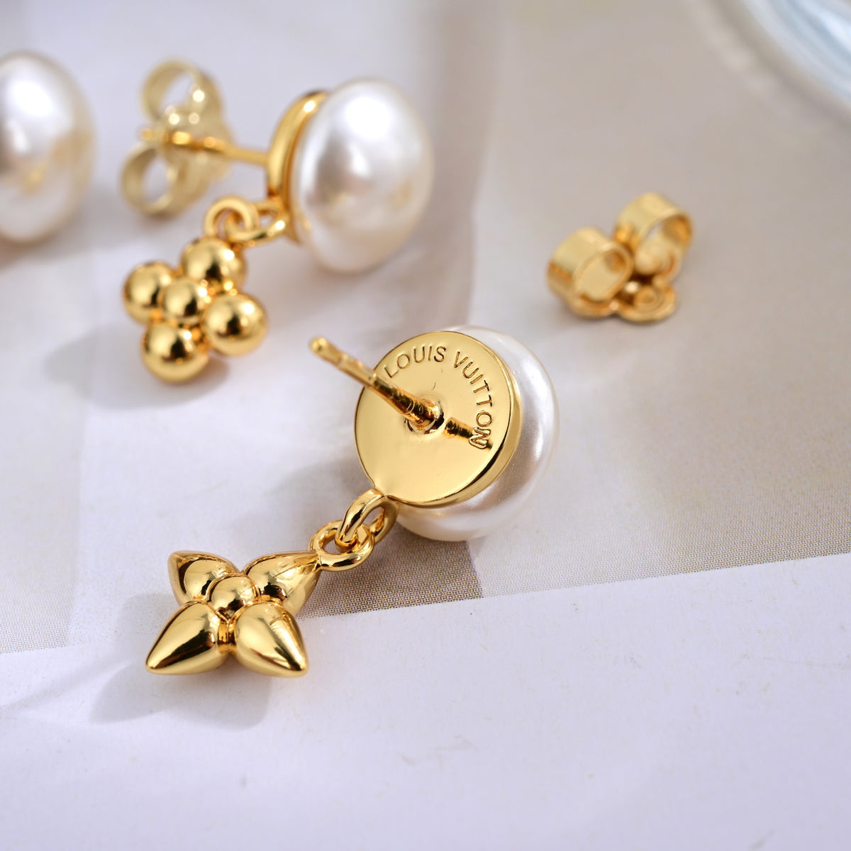 Geometric Emblem Stud Earrings in Polished Metal-Tone – Design 020 side detail