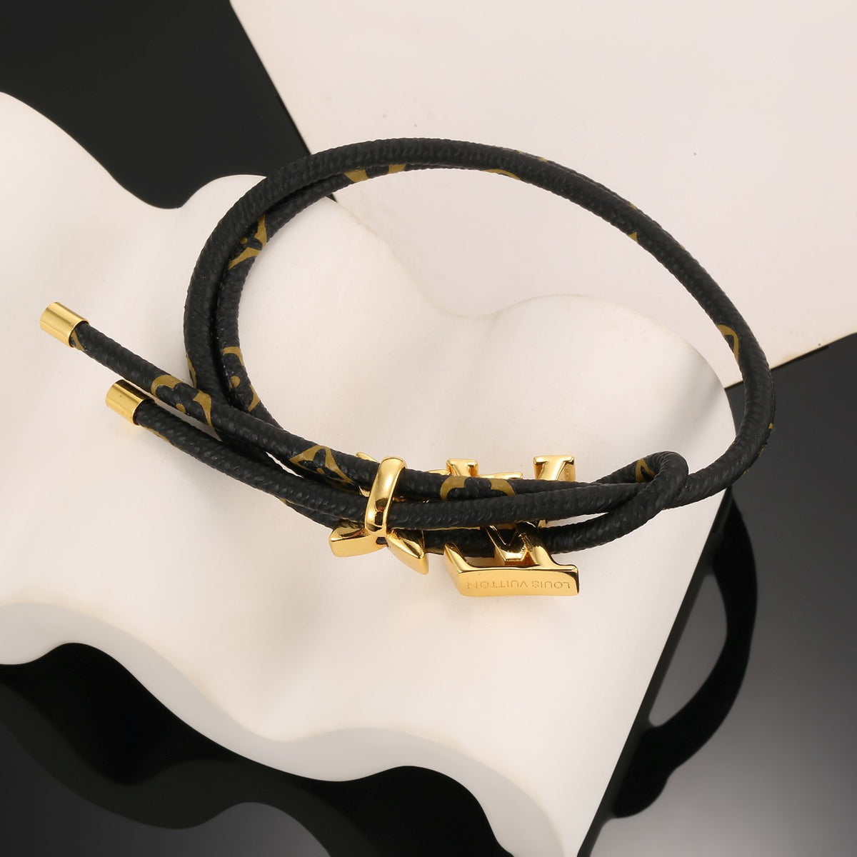Geometric Emblem Leather-Detail Bracelet – Leather Detail – Design 008 side detail