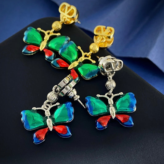 V Emblem Polished Stud Earrings – Design 02 main product view