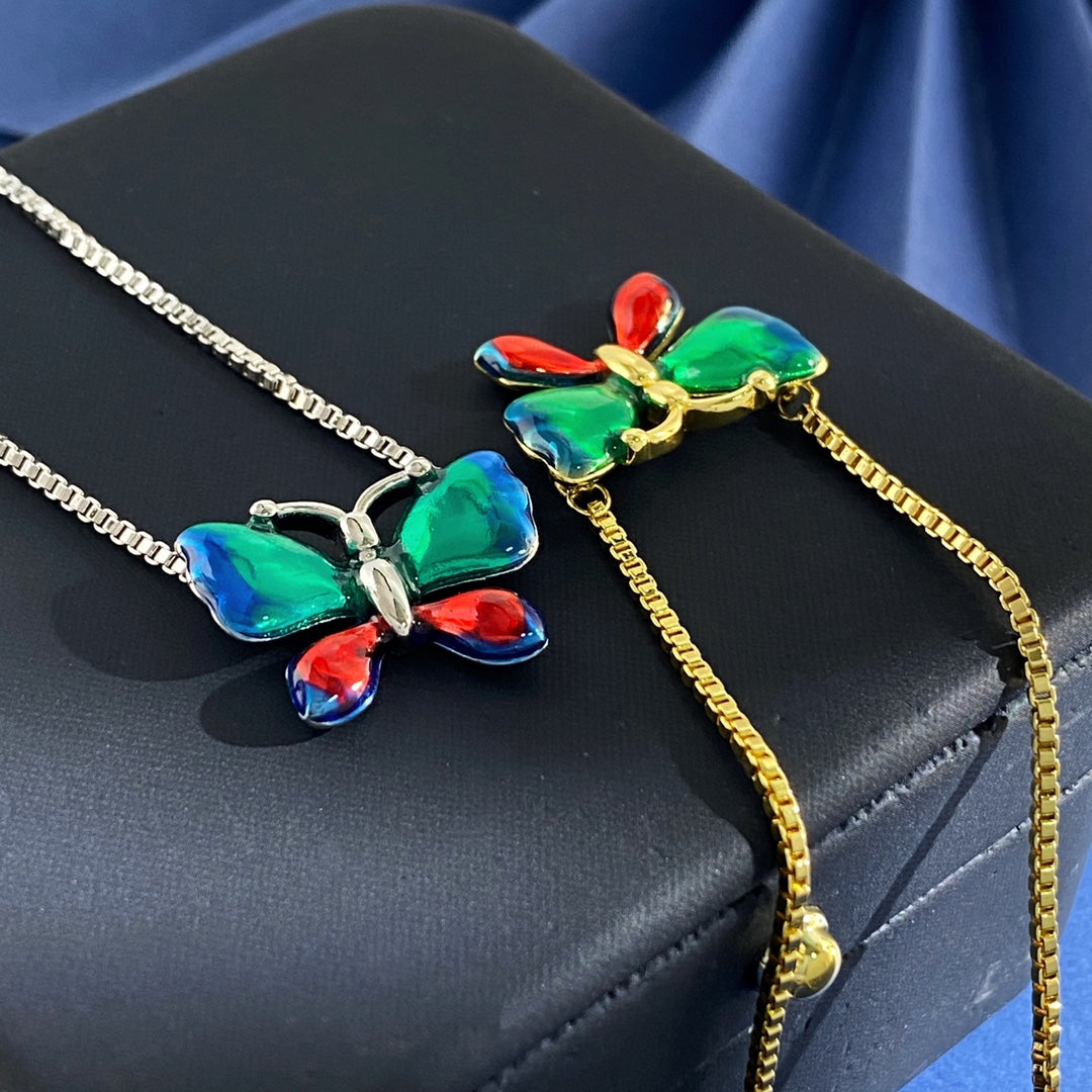 V Emblem Long Pendant Necklace – Design 01 main product view