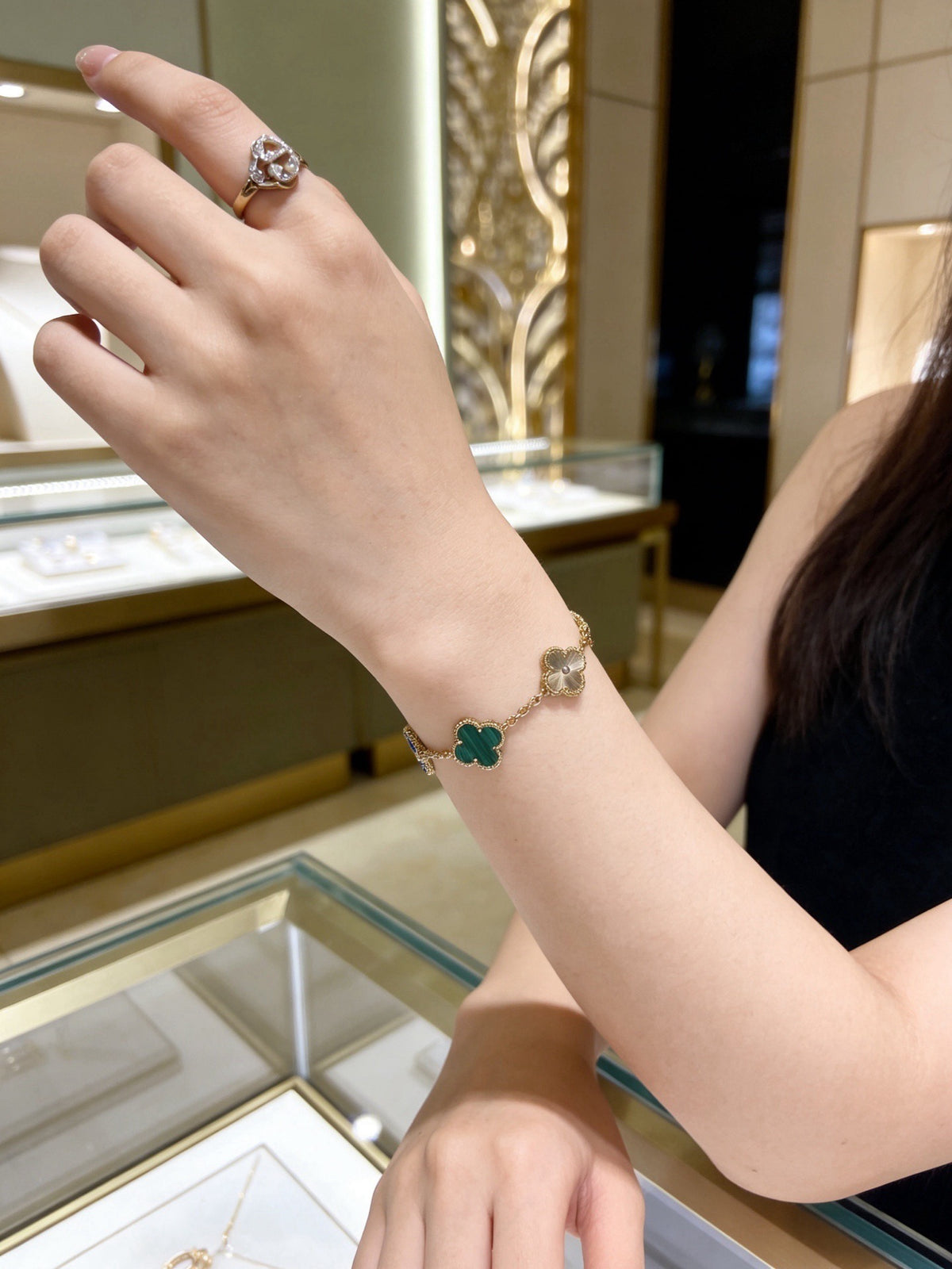 Clover Bracelet in Polished Metal-Tone – Multicolor – Design 16 main product view