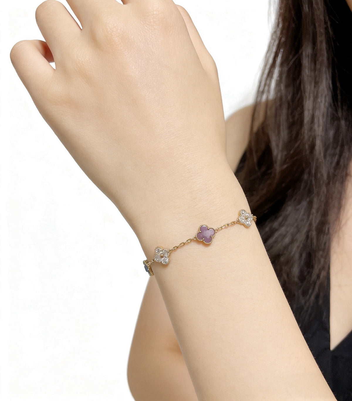 Clover Bracelet in Polished Metal-Tone – Multicolor – Design 15 close-up detail