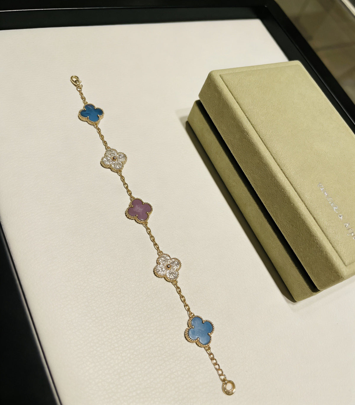 Clover Bracelet in Polished Metal-Tone – Multicolor – Design 15 main product view
