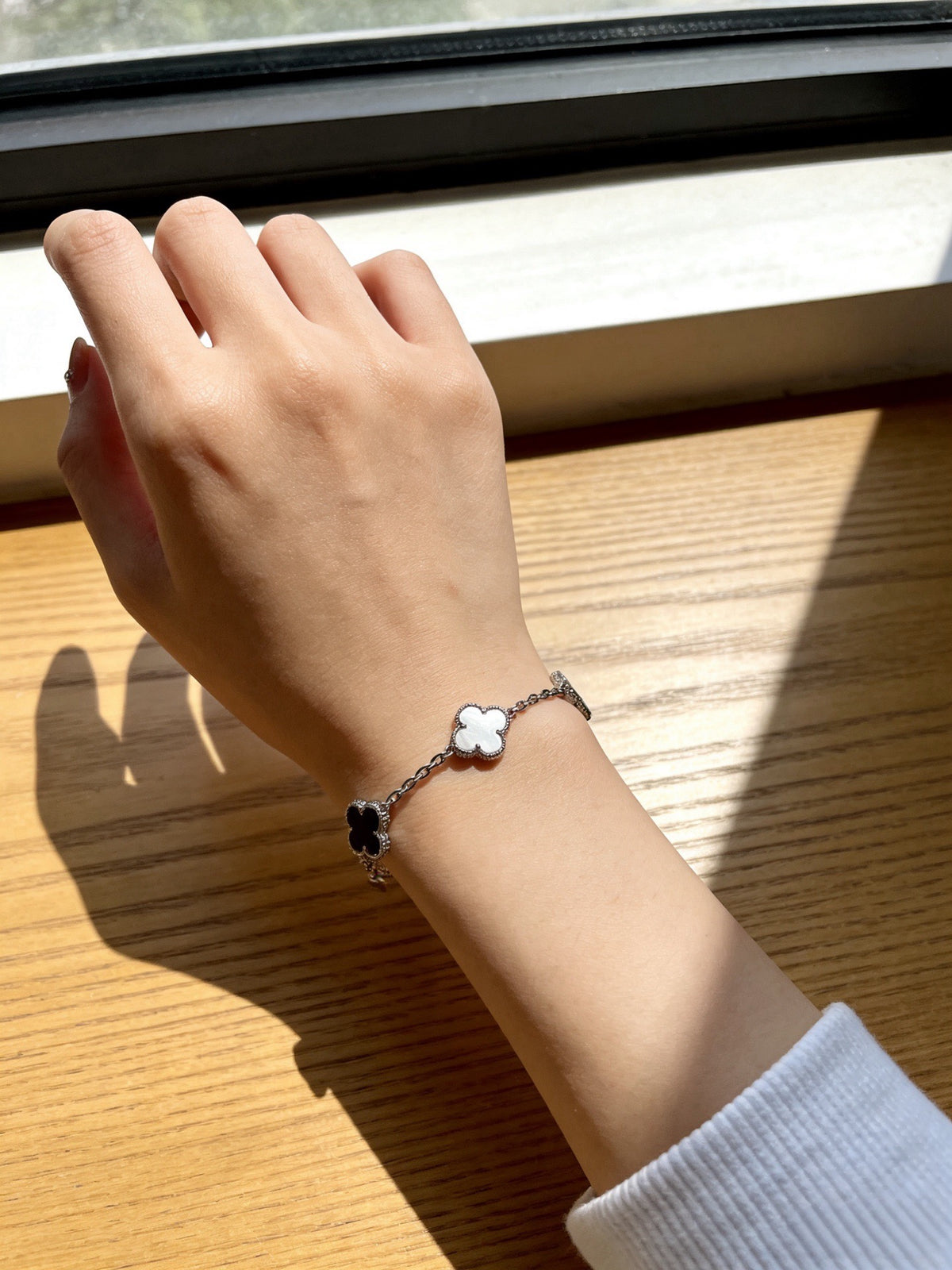 Clover Bracelet in Polished Metal-Tone – Multicolor – Design 06 main product view