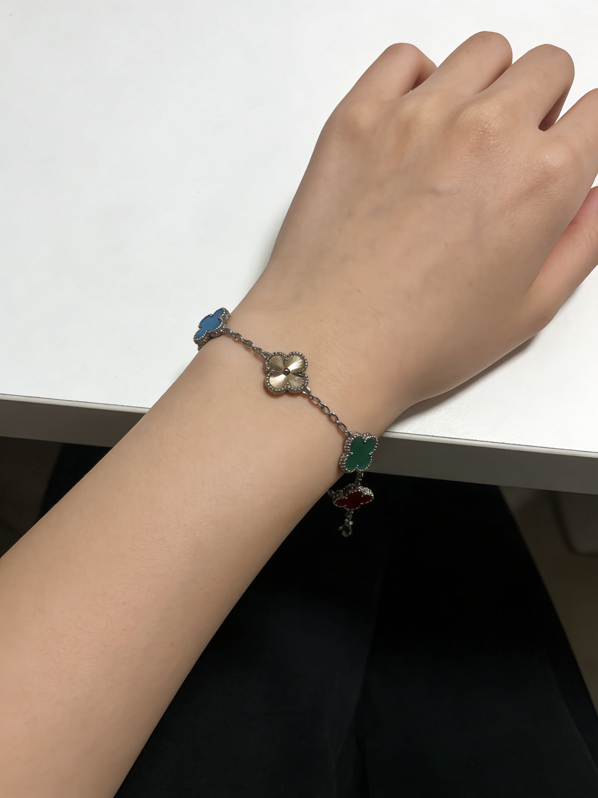 Clover Bracelet in Polished Metal-Tone – Multicolor – Design 05 front product view