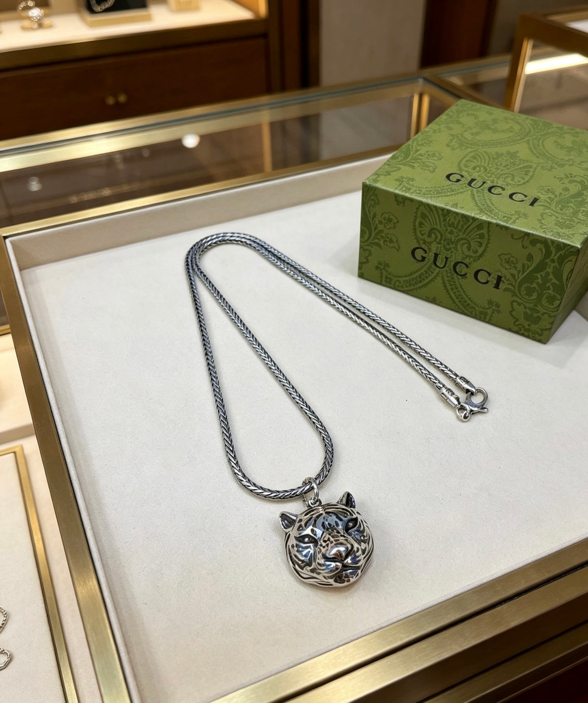 Double-G Emblem Pendant Necklace in Silver-Tone – Vintage Detail – Design 025 main product view
