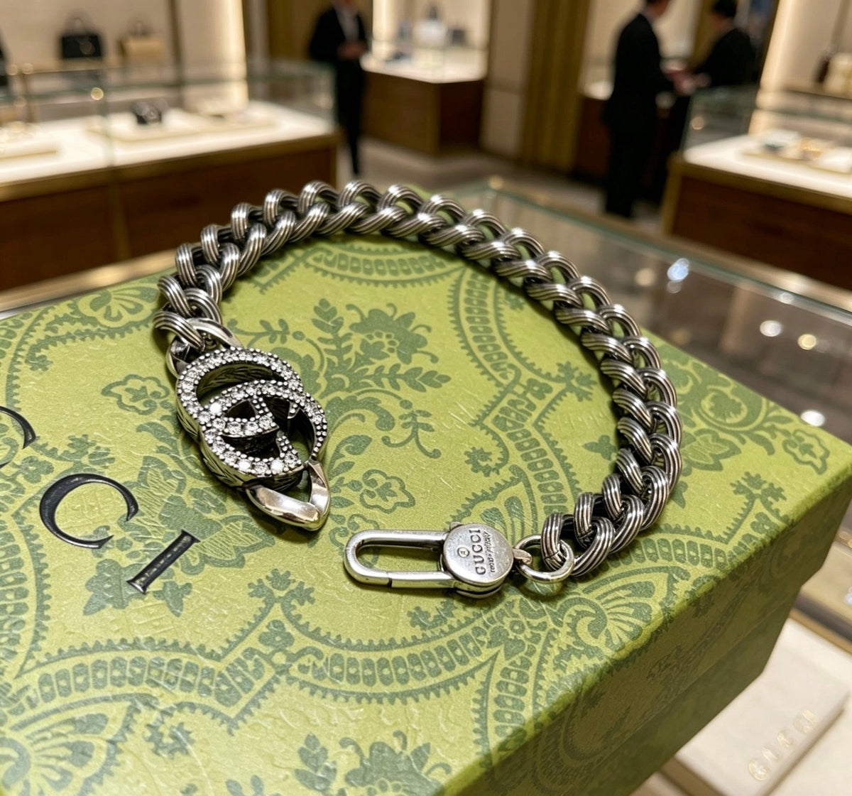 Floral Bracelet in Polished Metal-Tone – Design 011 detail view