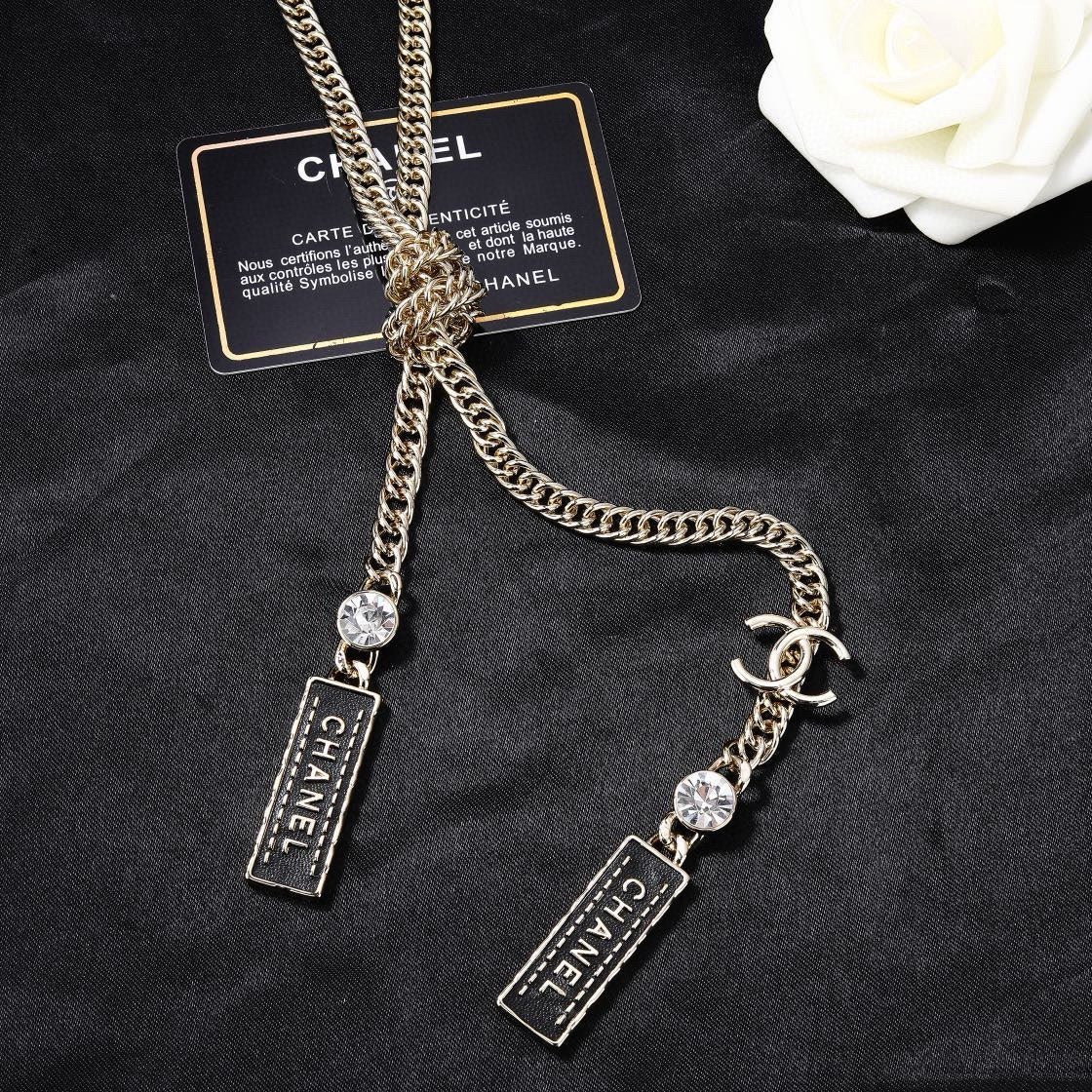 Double-C Emblem Pendant Necklace in Gold-Tone – Design 006 close-up detail