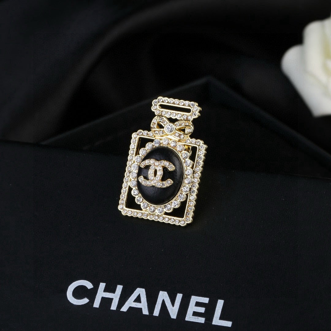Signature Emblem Brooch in Polished Metal-Tone – Design 021 main product view