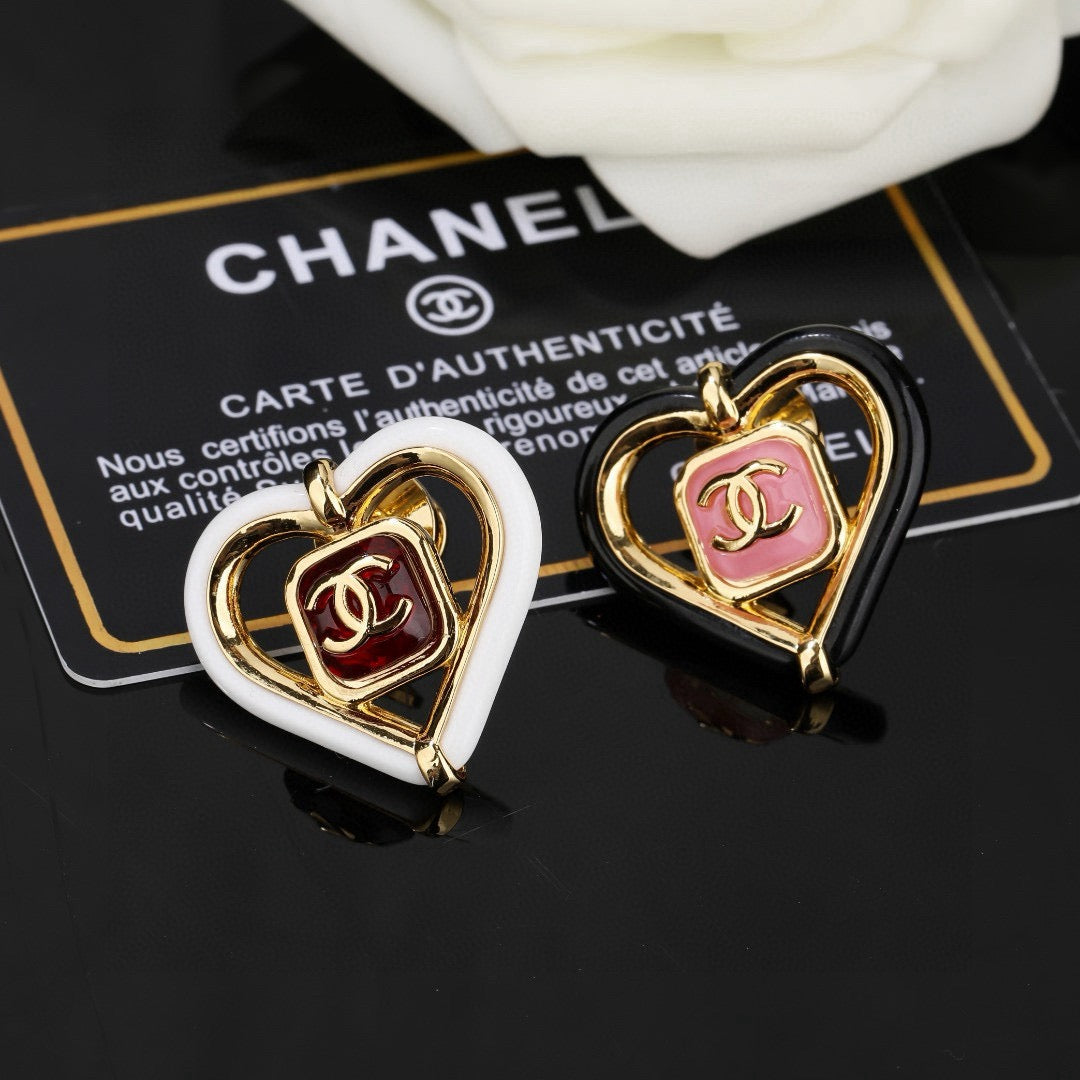 Double-C Emblem Brooch in Polished Metal-Tone – Design 028 main product view