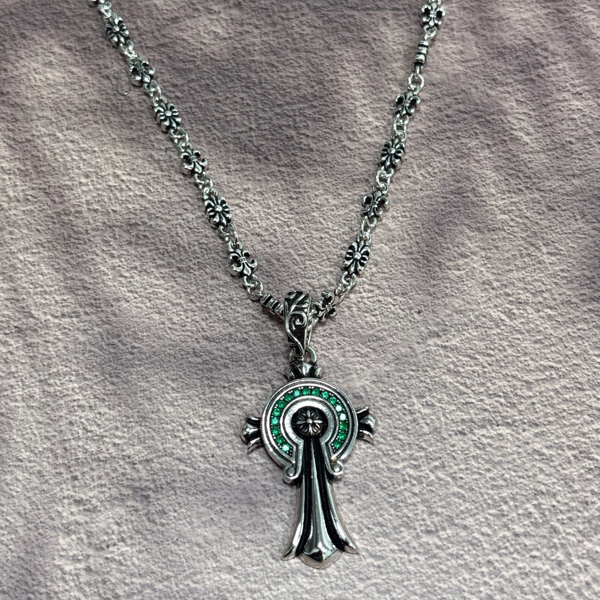 Gothic Emblem Jewelry Accessory in Metal-Tone – Design 01 close-up detail