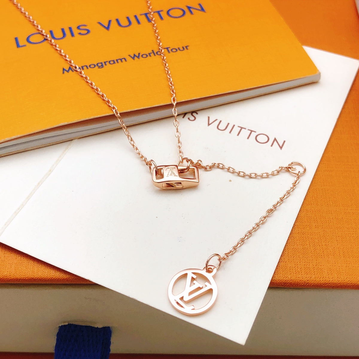 Floral Pendant Necklace in Rose-Gold-Tone – Rose Gold Detail – Design 002 side detail