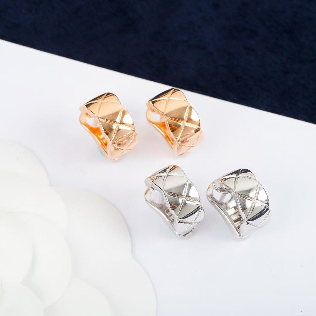 Signature Emblem Statement Ring in Gold-Tone – Design 005 main product view