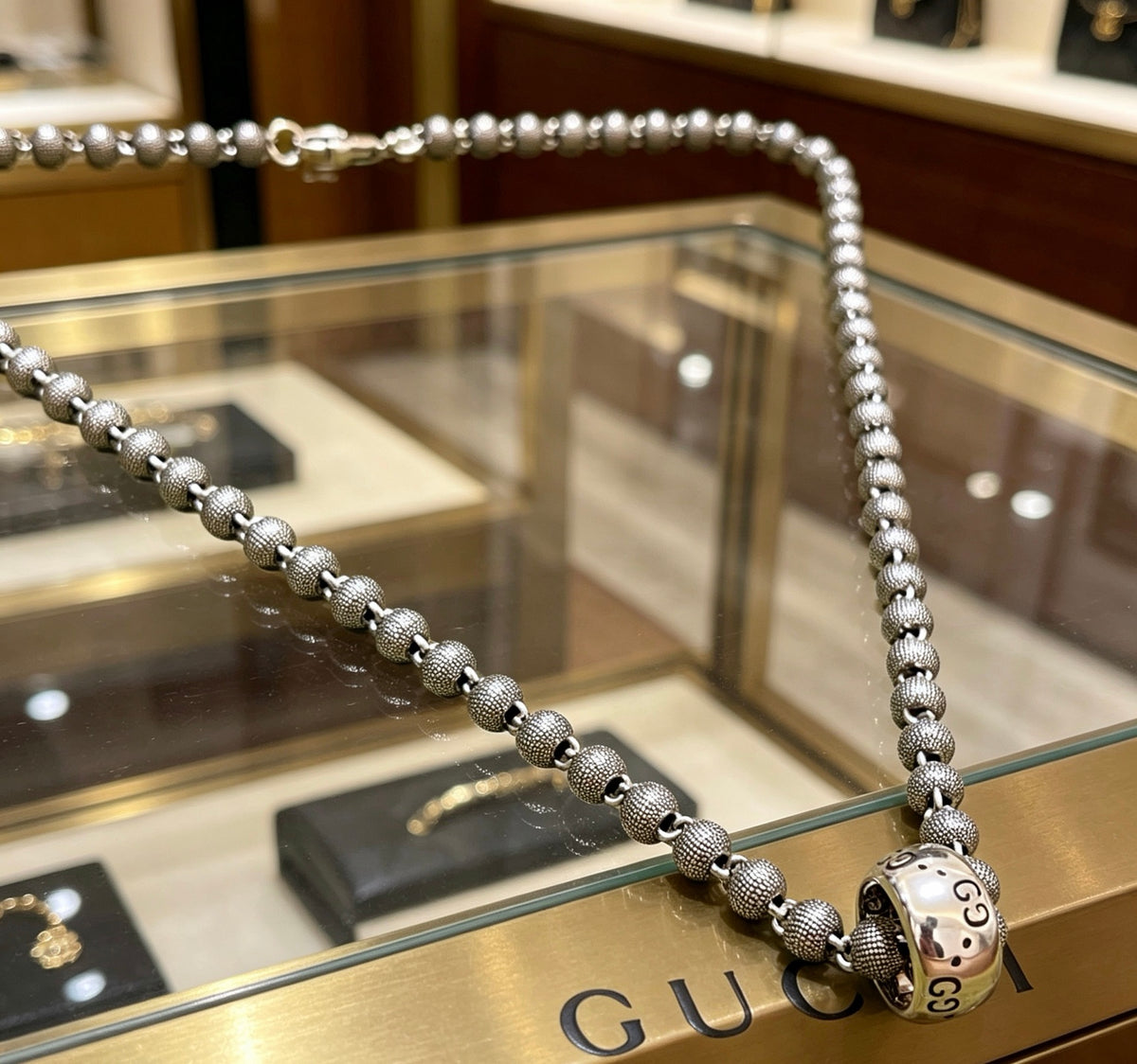 Double-G Emblem Pendant Necklace in Silver-Tone – Vintage Detail – Design 026 detail view