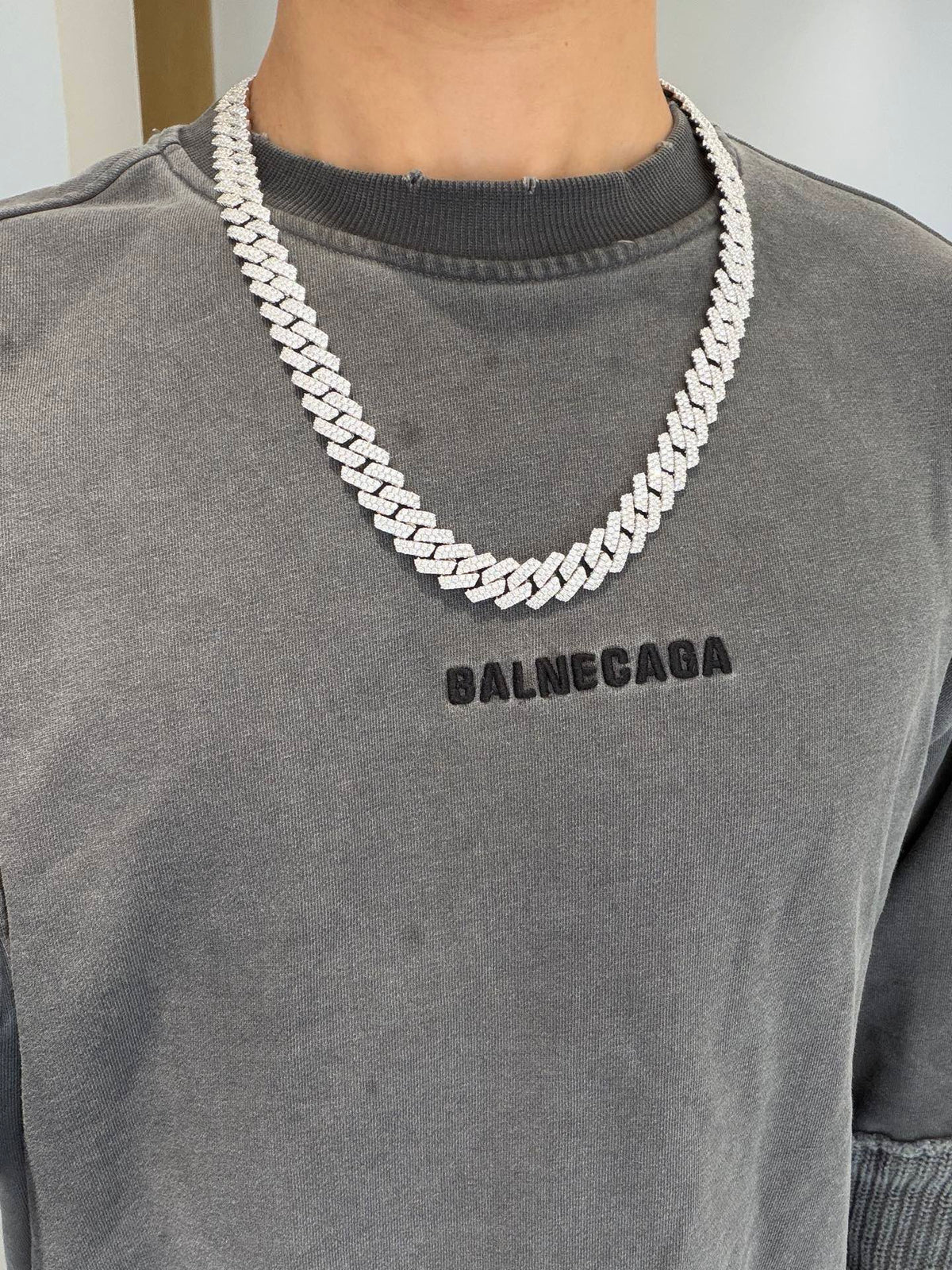 Double-G Emblem Pendant Necklace in Polished Metal-Tone – Design 116 detail view