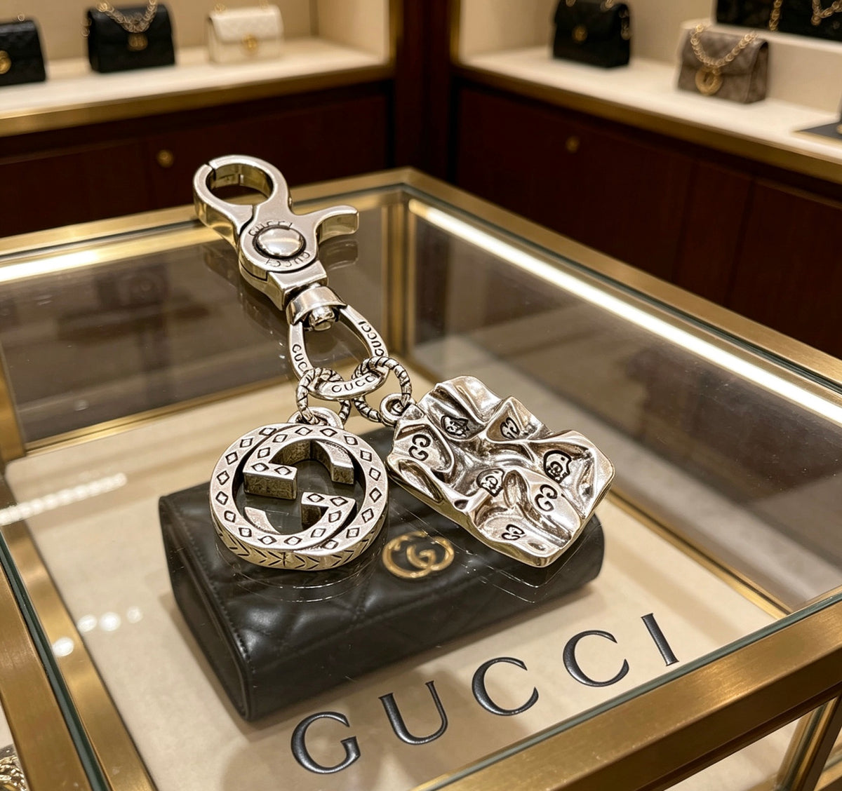 Double-G Emblem Keychain in Polished Metal-Tone – Design 022 close-up detail