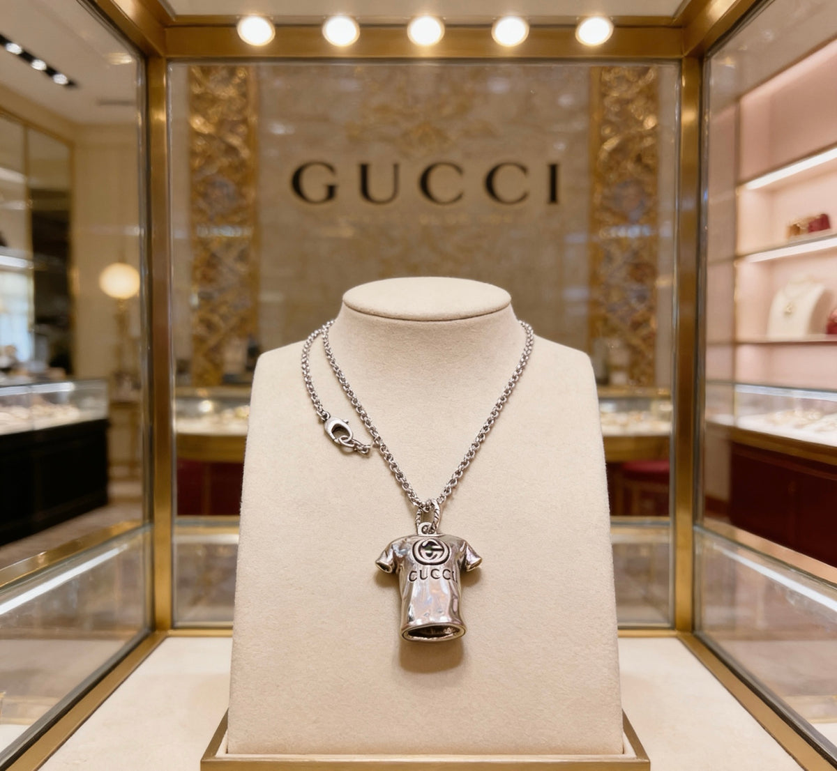 Double-G Emblem Pendant Necklace in Silver-Tone – Vintage Detail – Design 029 main product view