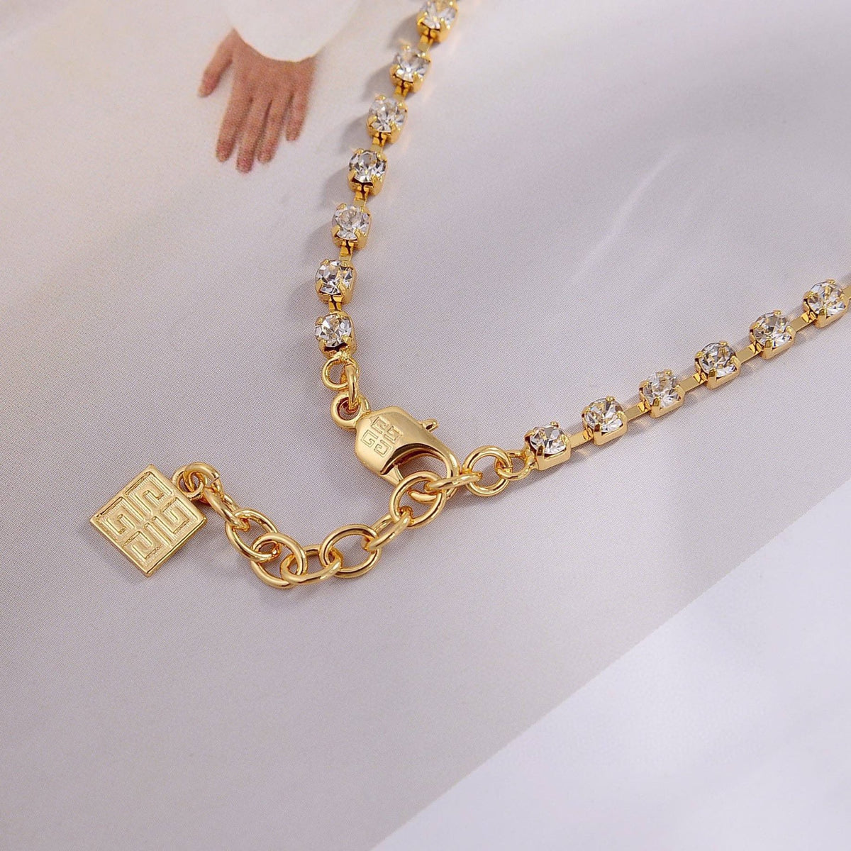 Infinity Jewelry Set – Design 01 side detail