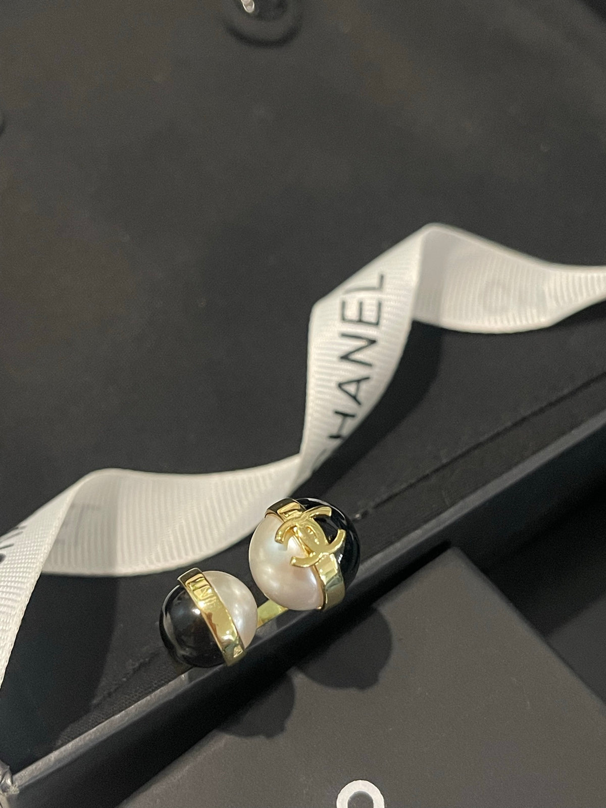 Pearl Statement Ring in Polished Metal-Tone – Pearl Detail – Design 007 front product view