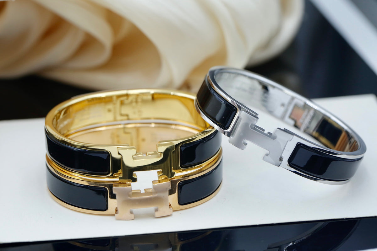 Horse Bangle in Polished Metal-Tone – Design 011 main product view
