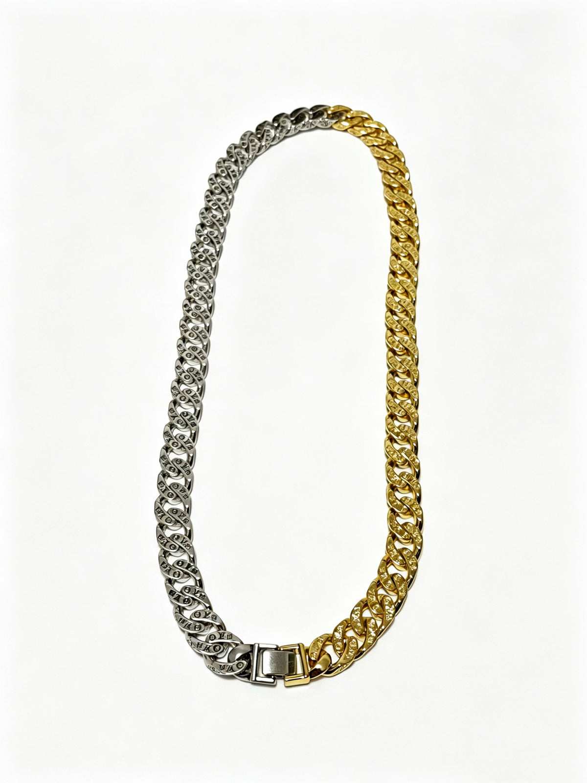 Chain Pendant Necklace in Silver-Tone – Design 022 detail view