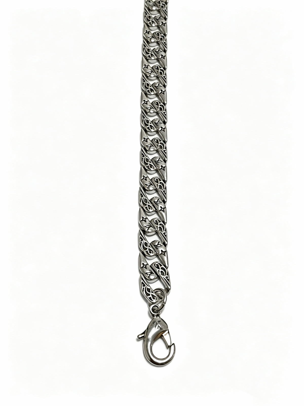 Chain Pendant Necklace in Silver-Tone – Design 021 detail view