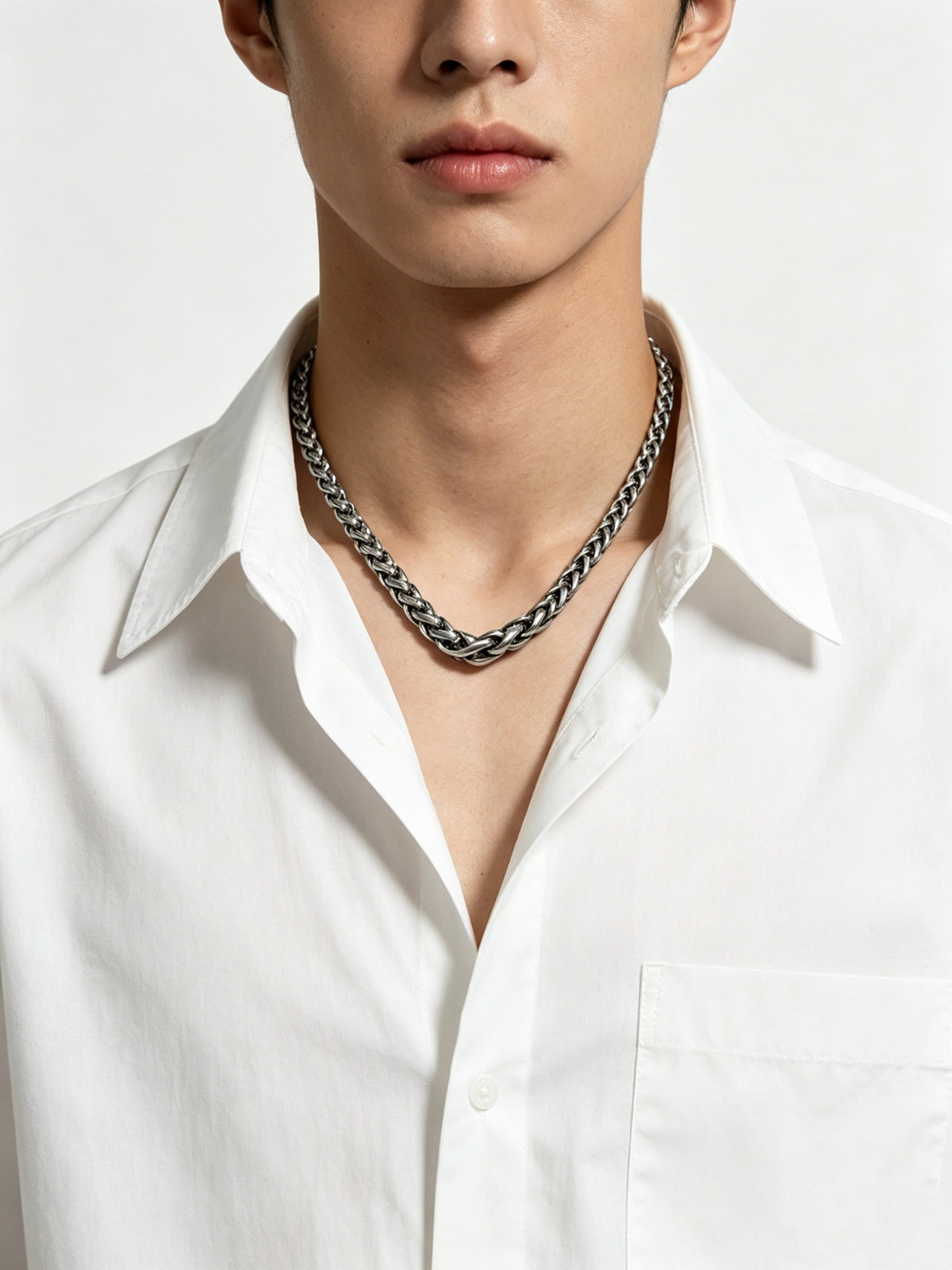 Chain Pendant Necklace in Silver-Tone – Design 018 detail view