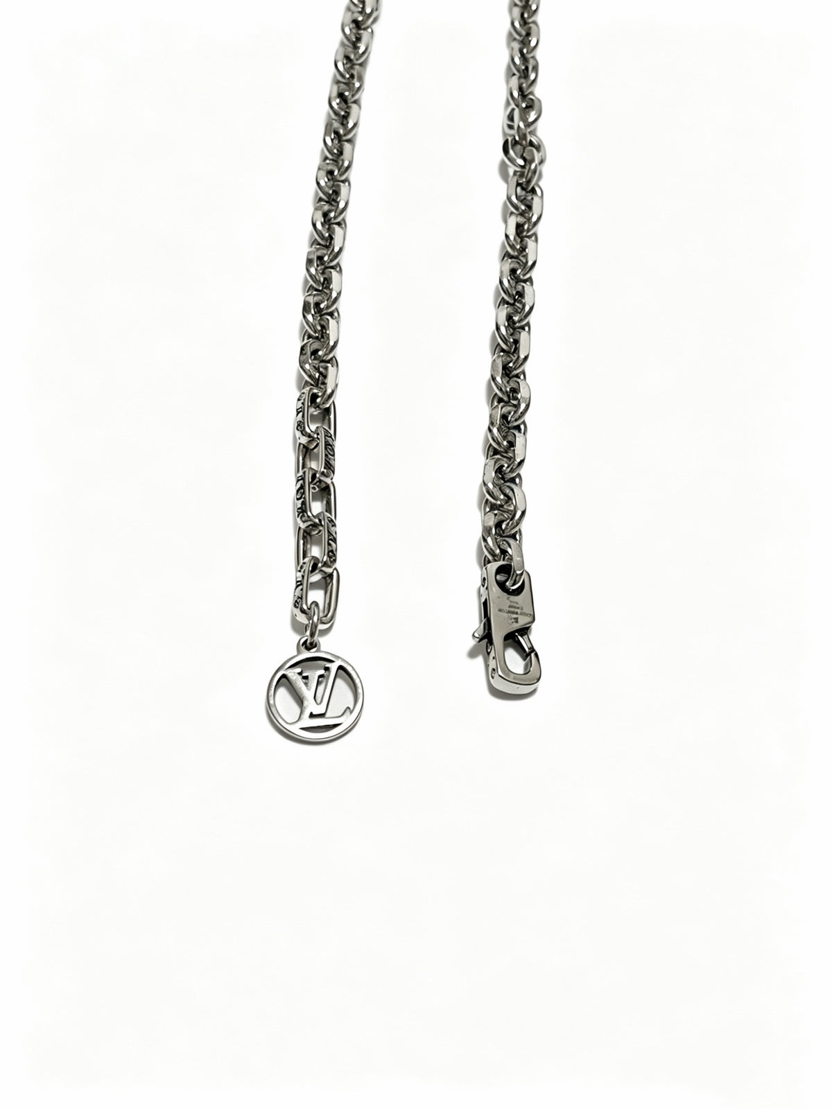 Chain Pendant Necklace in Silver-Tone – Design 017 front product view