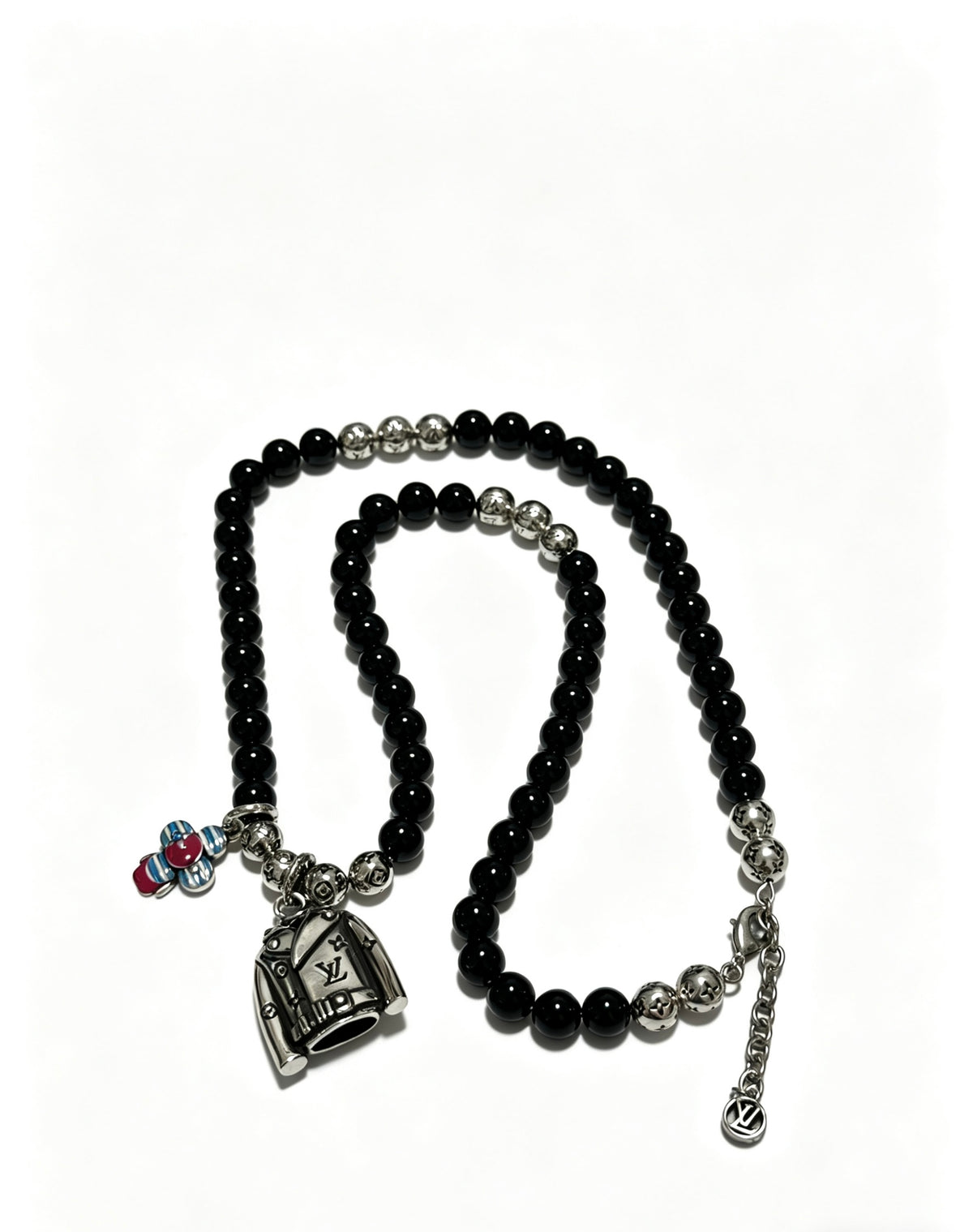 Chain Pendant Necklace in Silver-Tone – Design 010 side detail
