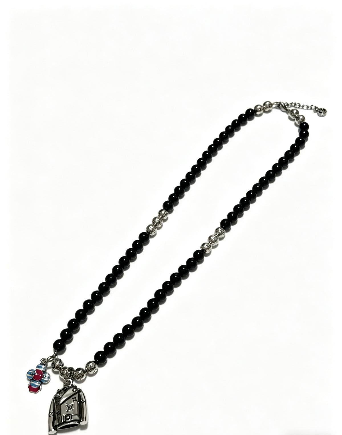Chain Pendant Necklace in Silver-Tone – Design 010 detail view
