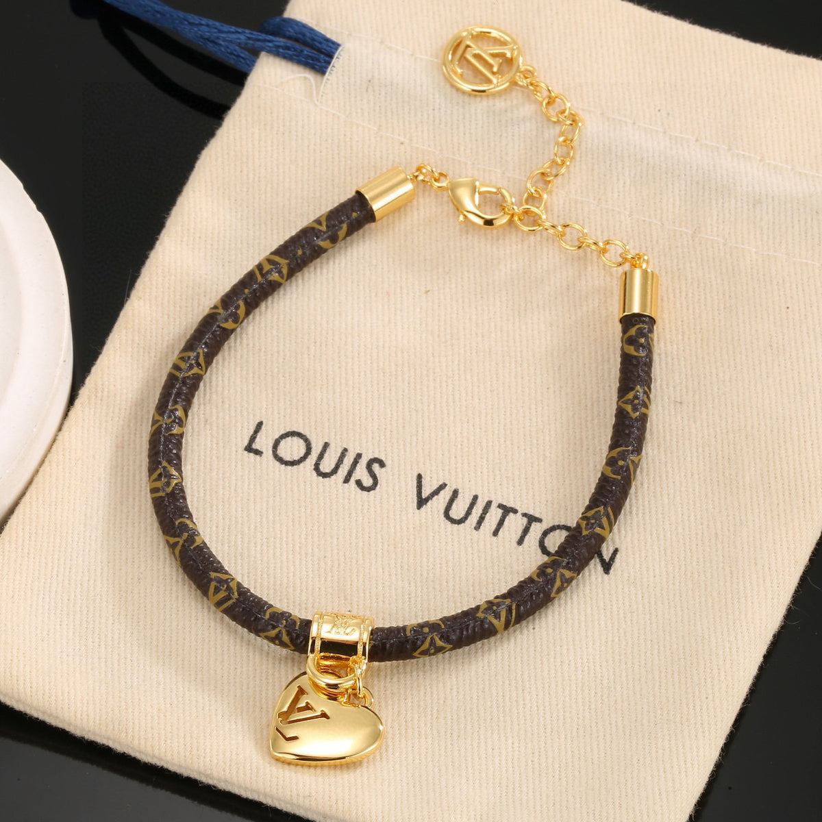 Geometric Emblem Bangle in Gold-Tone – Leather Detail – Design 004 detail view
