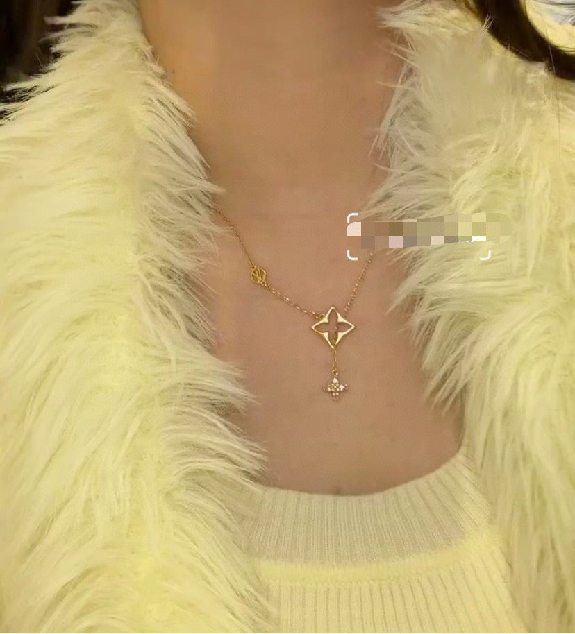 Clover Pendant Necklace in Gold-Tone – Clover Detail – Design 002 styled product view